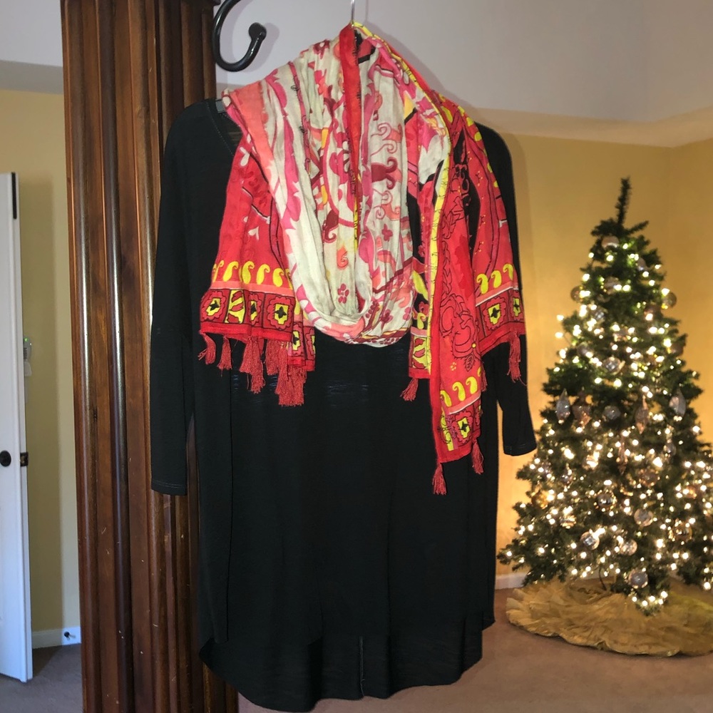 Beautiful Scarf EXCELLENT Condition
